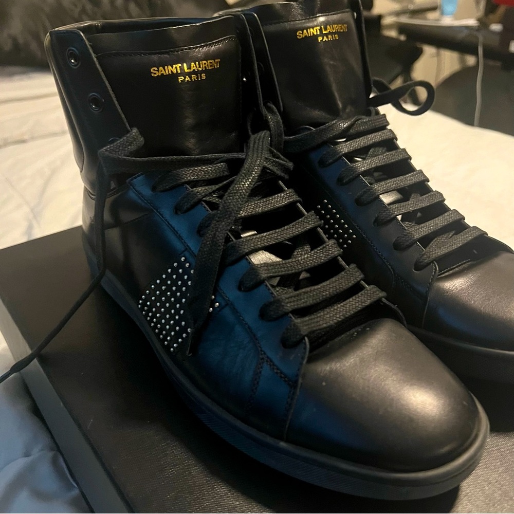 Stylish YSL/ Saint Laurent high top sneakers!